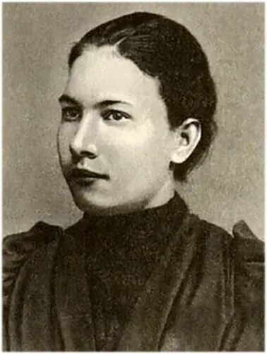 Ольга владимировна маяковская сестра. Мать поэта александра алексеевна павленко. Мать маяковского александра алексеевна. Отец владимир константинович. Александра алексеевна маяковская.