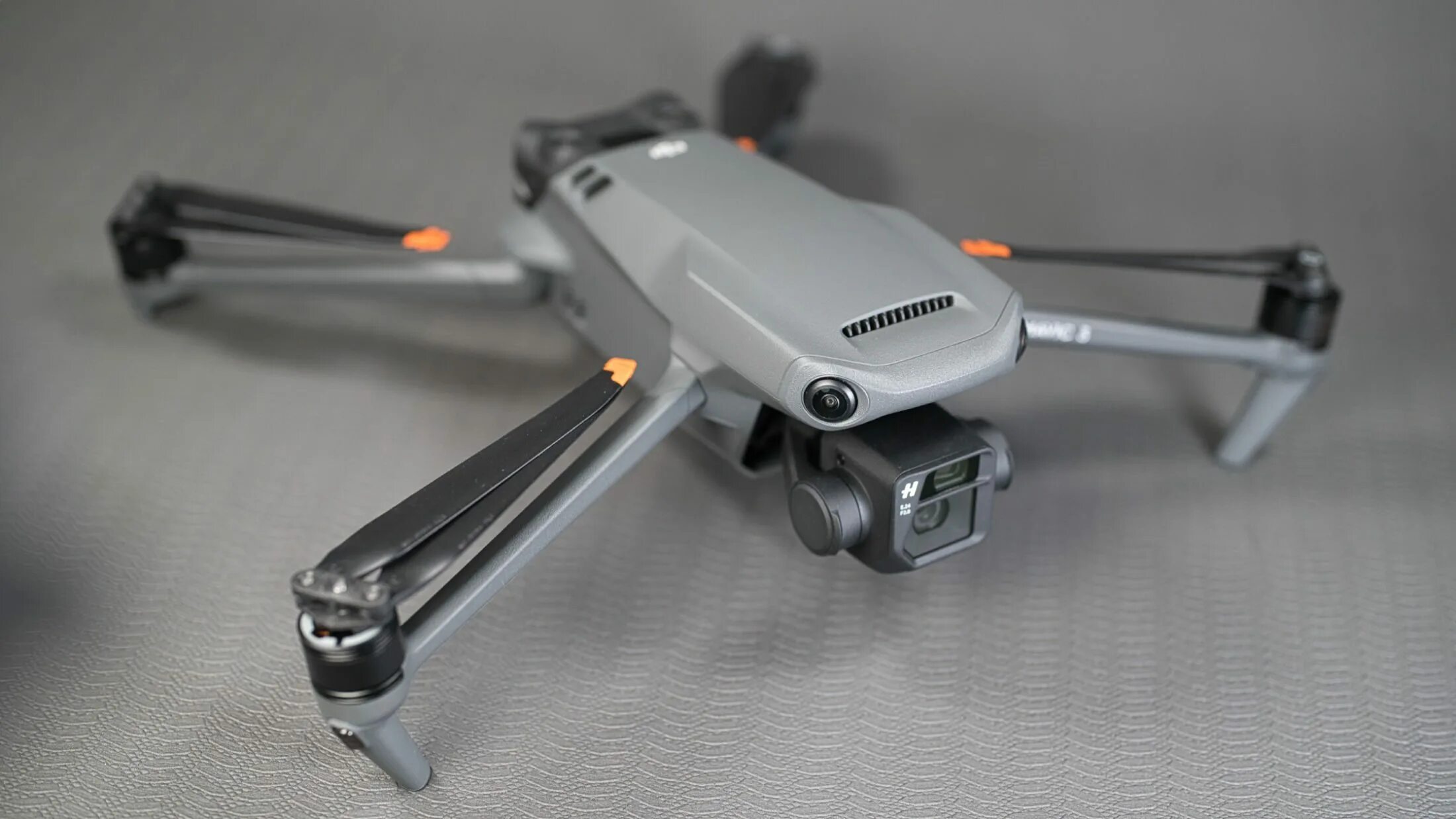 Mavic 3 t. Дрон DJI Mavic 3. DJI Mavic 3 Fly more Combo. DJI Mavic 3 коробка. DJI Mavic 3 cine Premium Combo.