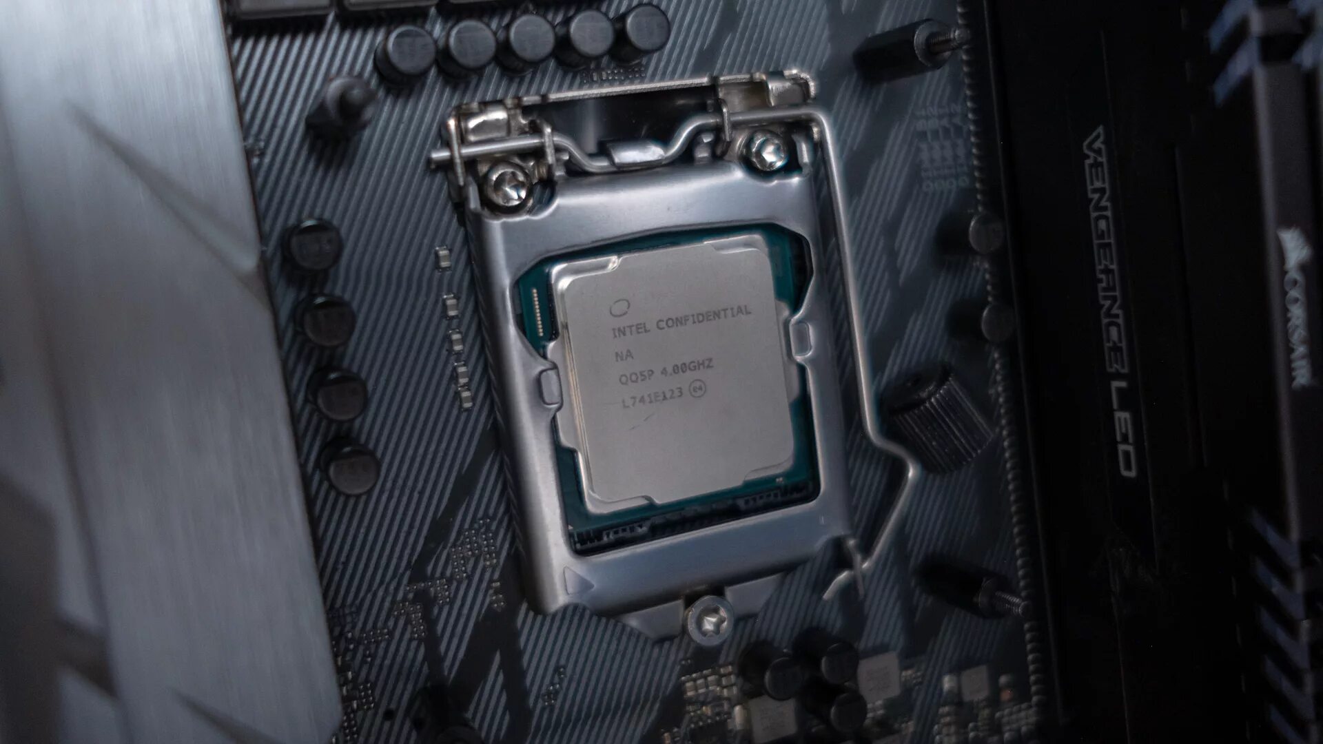 Intel i9 11900f. Intel core i9-9900k. i9 9900k сокет. i7 9900k. i7 8086k.