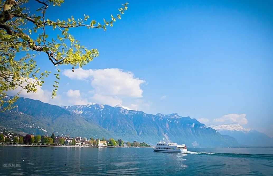 Веве Швейцария. Веве город в Швейцарии. Остров на Женевском озере. Женевское озеро. Это озеро привлекает туристов