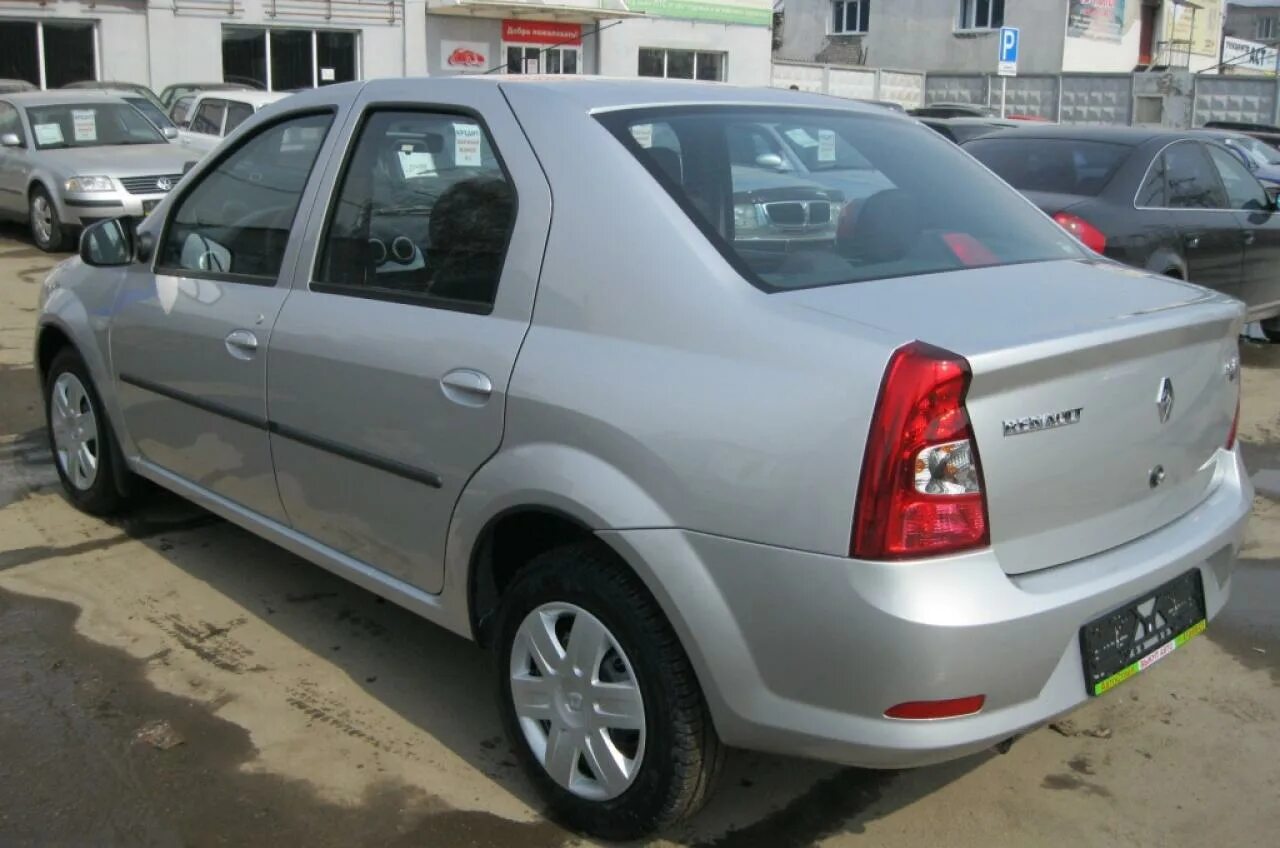 Куплю б у renault logan. Renault Logan 2011. Рено Логан 2011 года. Логан комплектации 2008. Рено Логан в992ов.