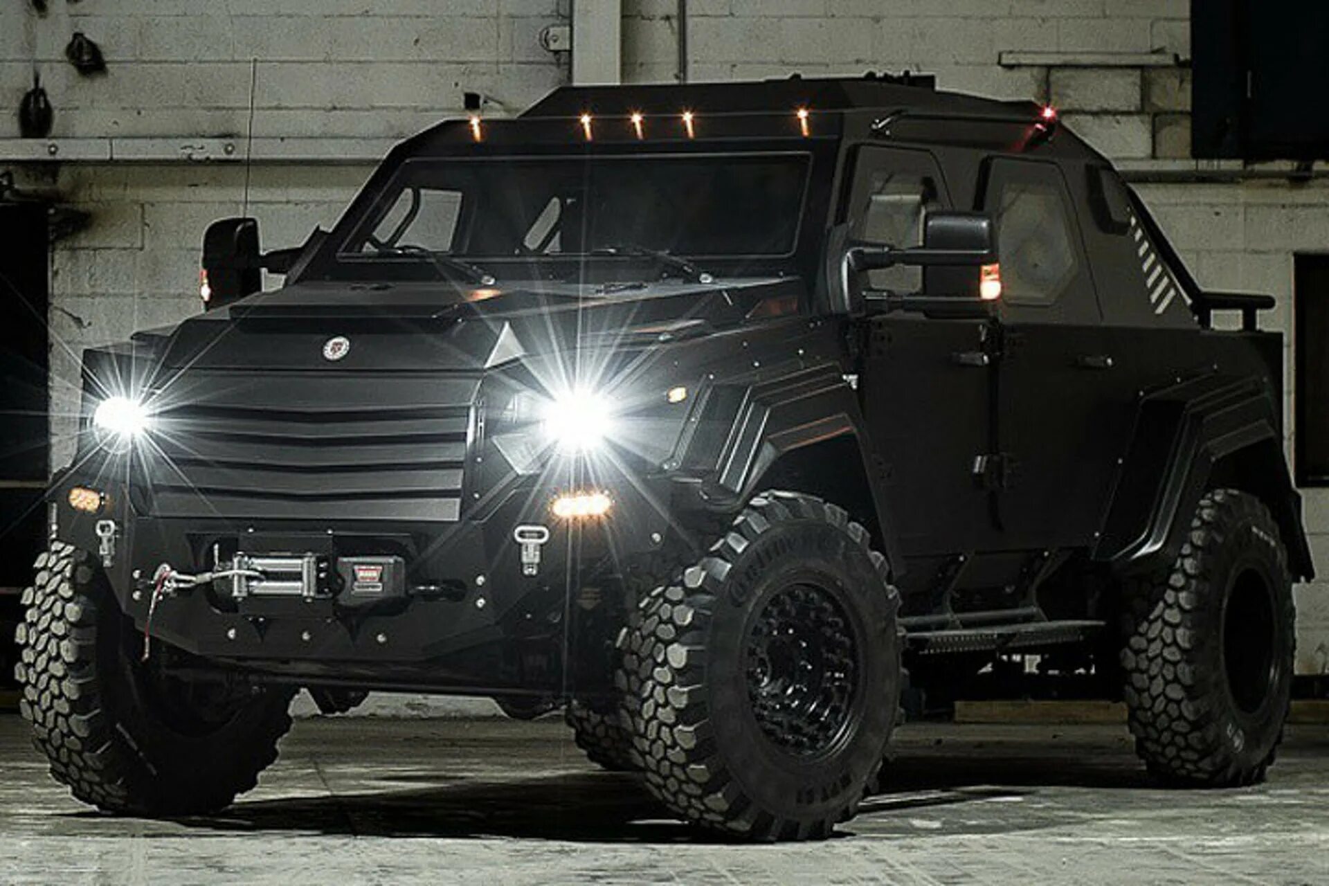 Купить бронированный песня. Бронеавтомобиль Gurkha. Terradyne Gurkha. Terradyne Armored vehicles Gurkha. Gurkha броневик.