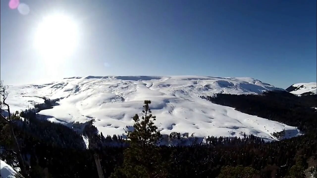 Веб камера лагонаках. Плато Лагонаки зимой. Лаго Наки горнолыжный курорт. Плато Лагонаки облака. Лаго Наки Снеговичок.