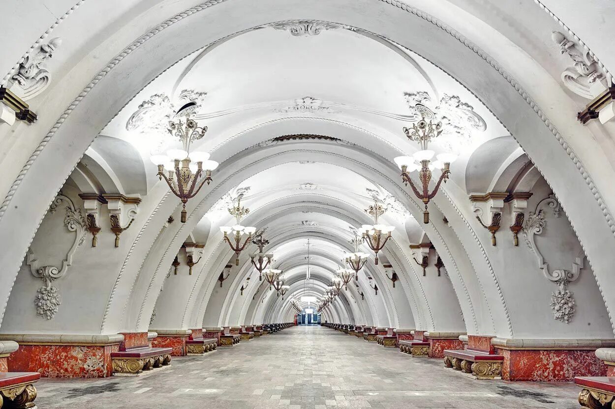 Арбатская станция метро Москва. Арбатская (станция метро, Арбатско-Покровская линия). Moscow Metro Russia Комсомольская - площадь революции. Самые красивые станции метрополитена Москвы.