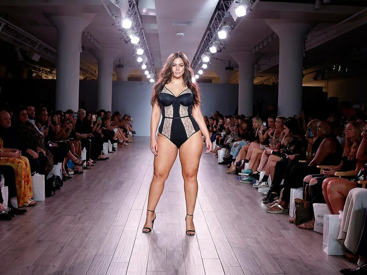 Я звезда показ мод юмор. Модель на подиуме. Выставить на показ. Дайан мелло на кинофестивале в венеции. Выставить на показ.