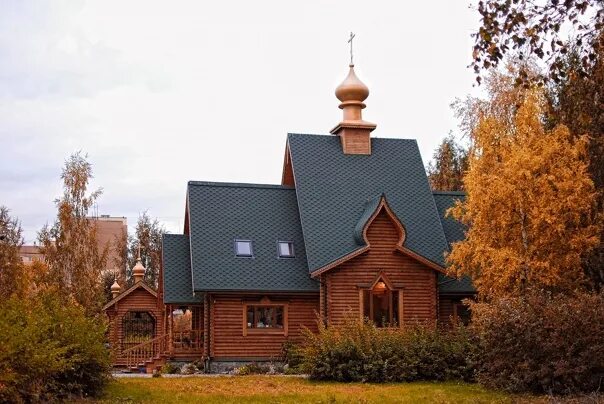 Храме св. Храм в митинском парке. Храм святой елены в москве. Храм святых константина и елены в митино. Храме св.