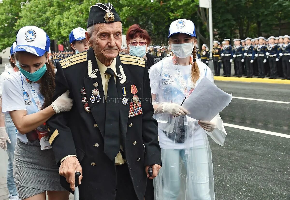 Патриотический волонтер. Волонтерство и патриотизм. Волонтеры Победы презентация 2020. Краснодарские волонтерские движения за победу. 9 Мая в Москве волонтеры Победы.