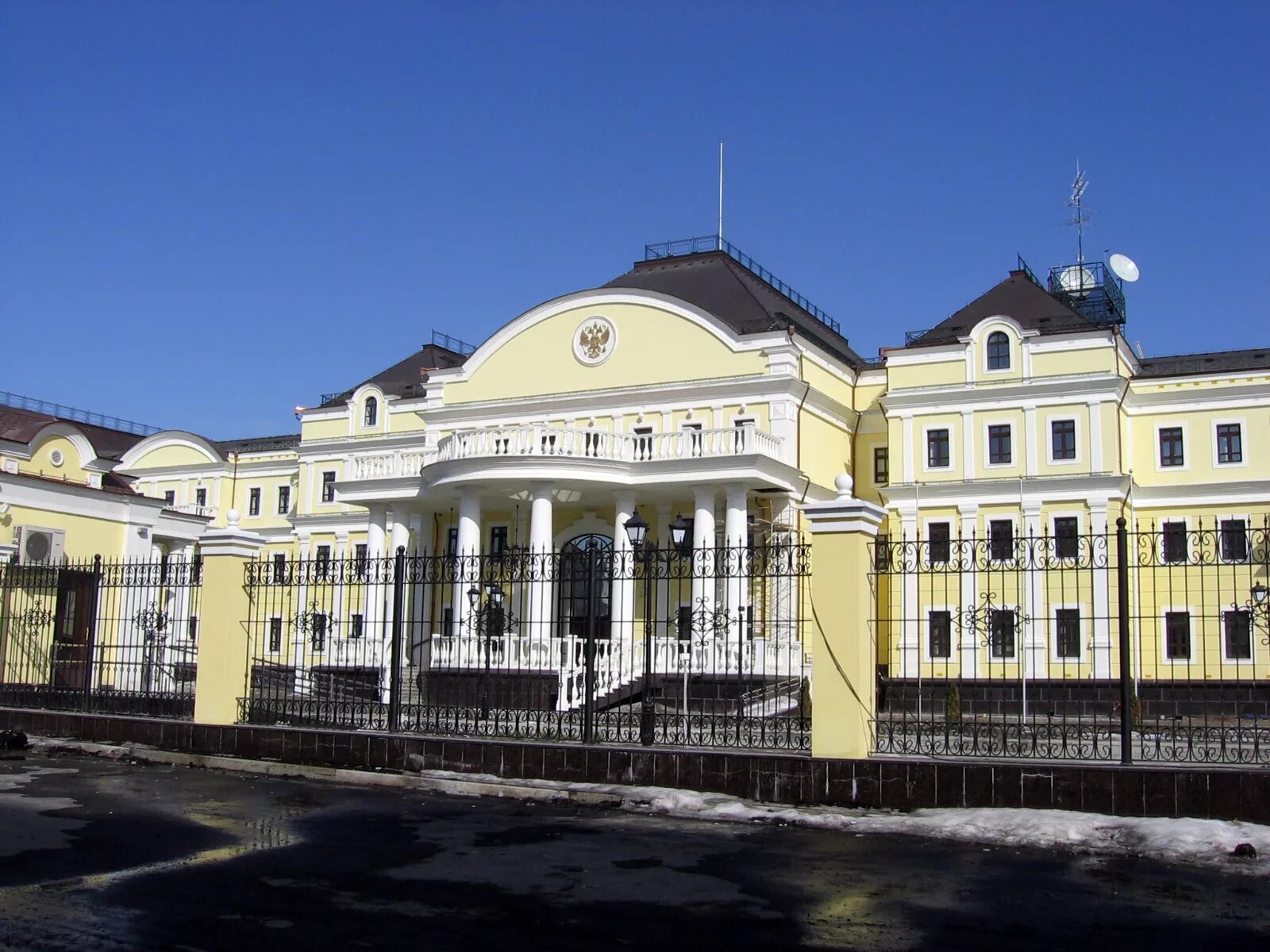 среднеуральск деревня коптяки. резиденция полпреда в екатеринбурге. полпредство екатеринбург. резиденция президента в екатеринбурге.