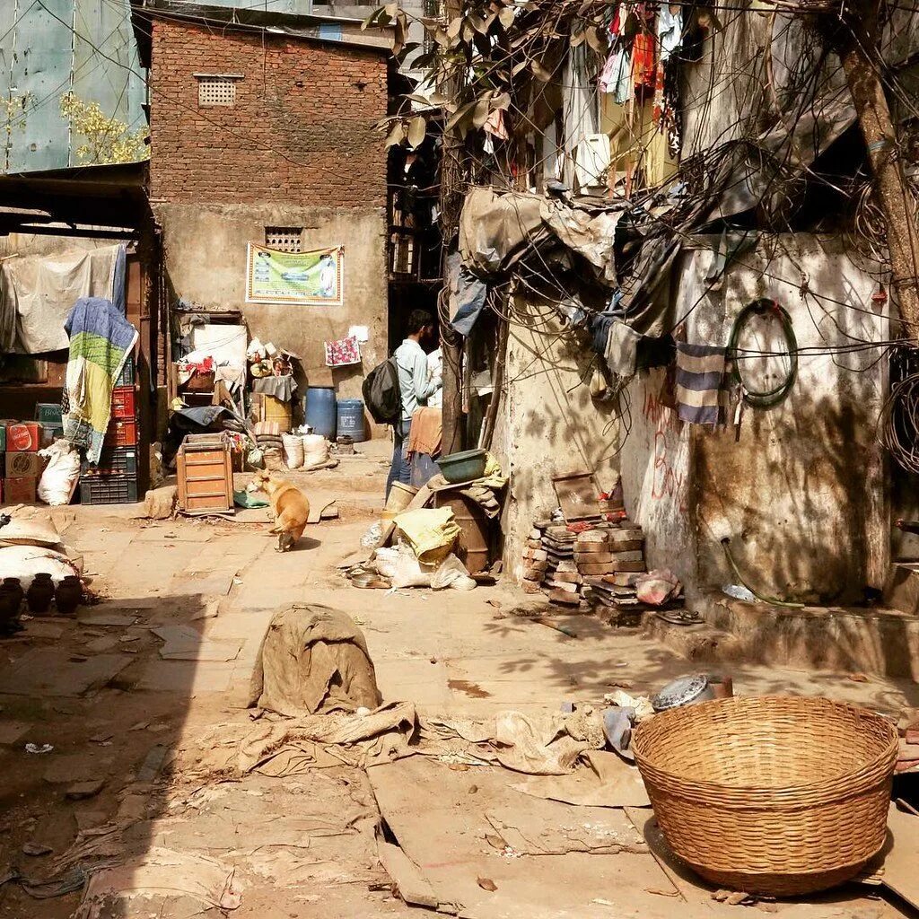 Я жил в трущобах слушать. Трущобы Дхарави в Мумбаи. Трущобы Дхарави в Индии. Район Дхарави в Мумбаи. Трущоб Дхараби Мумбаи Дхарави.