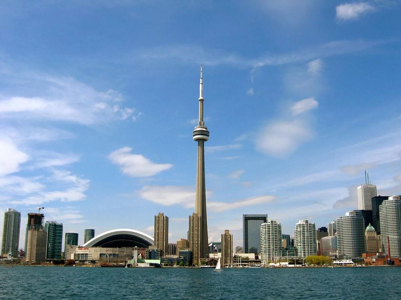 Город торонто страна. Торонто Канада. Башня в Торонто. Торонто Канада море. Достопримечат Торонто.