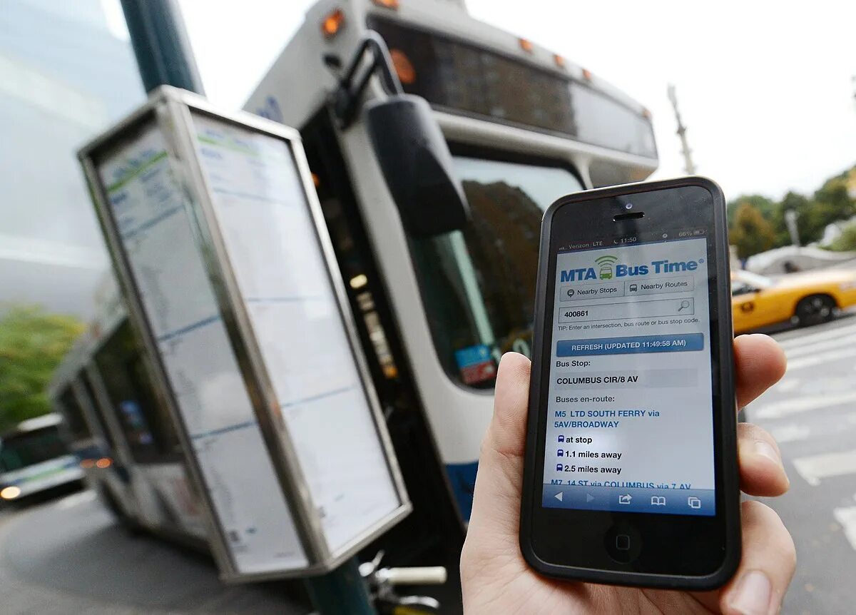 Приложение какой автобус. Bus time приложение. Мобильные транспортные приложения. Автобус тайм. MTA Bus.