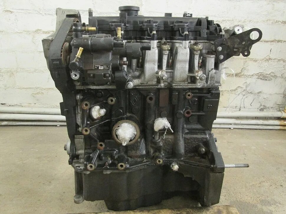 Мотор k9k 1.5 DCI. K9k двигатель Рено. Двигатель Рено к9к 8720. Двигатель Рено k9k 1.5 DCI.
