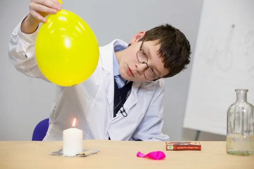 Физические опыты. Опыты с воздушными шарами. Эксперименты с шарами. Эксперименты по физике.