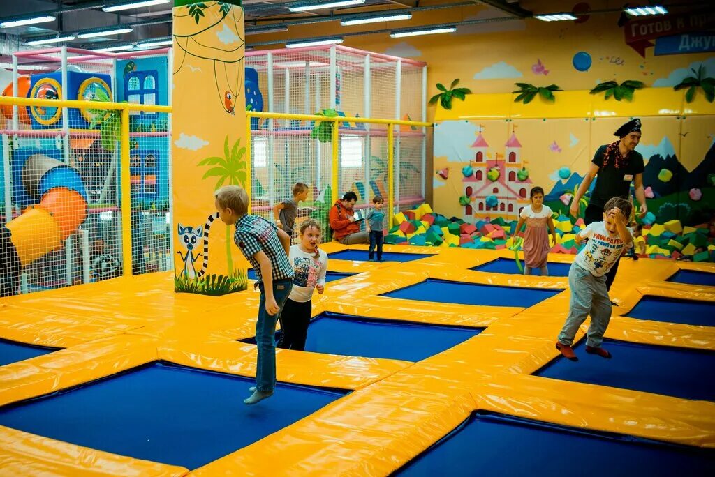 аэропарк брянск детский развлекательный центр. развивающий центр. детские центры курская. интерьер холла детской поликлиники. детский зал.