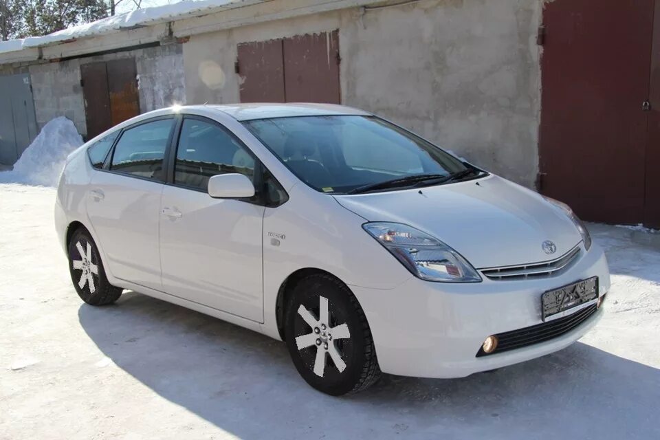 Дром продажа тойота приус. Toyota Prius 2008. Toyota Prius 2008 белый. Тойота Приус 20 кузов. Тойота Приус 2008 литье.