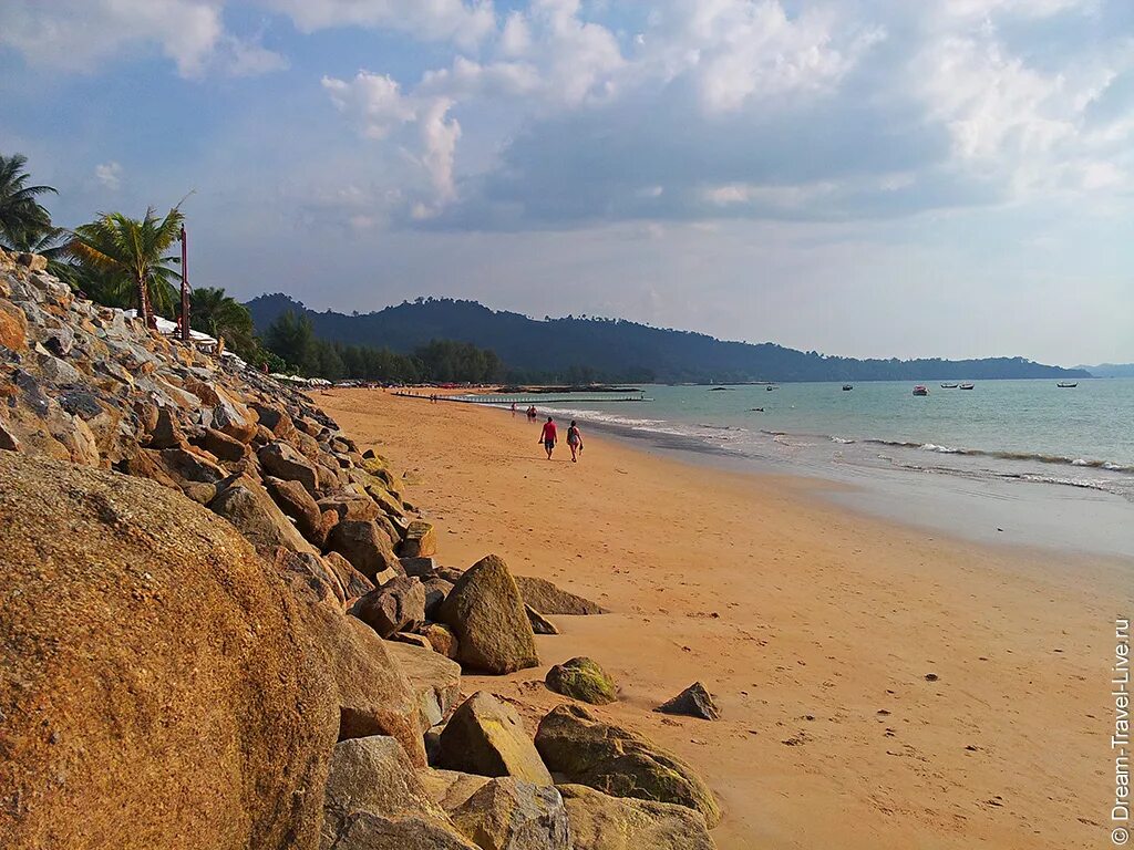 Пхукет фото пляжей. Пляж bang niang. Море в као лаке после дождя. Банг нианг пляж. Пляж банг нианг.