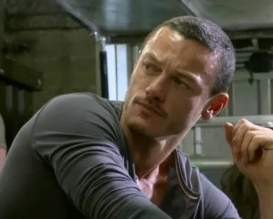 Актер пере