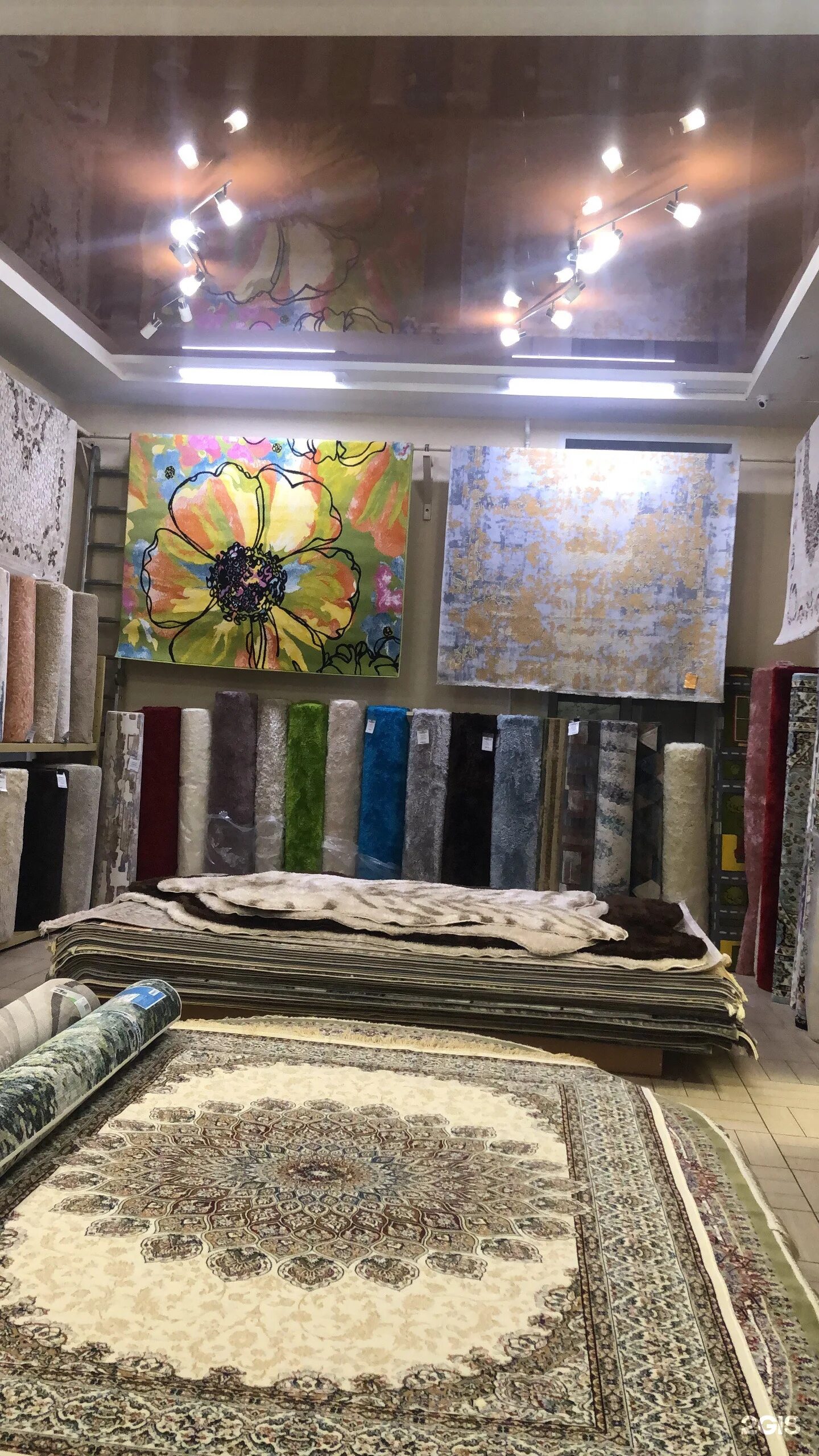 Ковров набережные челны. Ковровый молл нижнекамск. ковры мегамолл чебоксары. ковровый молл набережные челны каталог товаров. киевская 18 ковровый мир город омск.