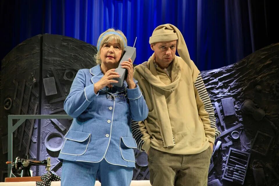 Национальный драматический театр люди. Пьеса а. Володарского селфи со склерозом. Селфи со склерозом отзывы. Селфи со склерозом отзывы.