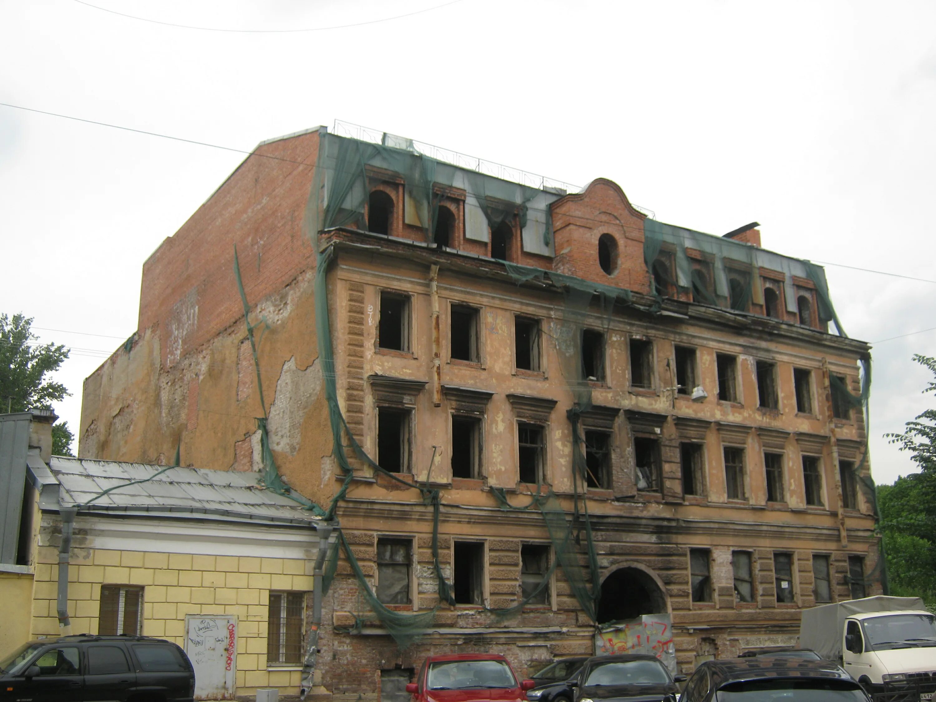 Горел дом черняховского. Санкт-Петербург, ул. Черняховского, д. 56. Черняховского 56. Улице Черняховского, 56. Санкт-Петербург, улица Черняховского, 56.