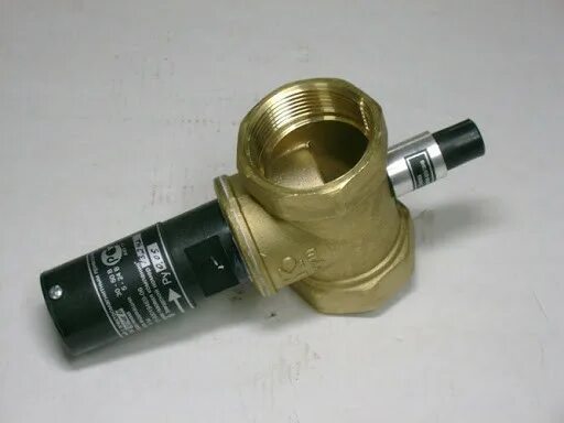 Запорный клапан для газа. Клапан запорный электромагнитный газовый кзгэм-ду15. Клапан запорный газовый кзэуг-а-25. Клапан электромагнитный газовый кэмг 32. Запорный клапан для газа.