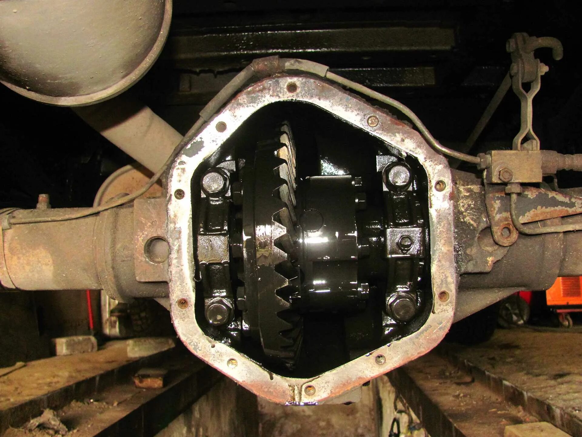 Дифференциал заднего моста уаз патриот. Редуктор переднего моста уаз патриот. Редуктор заднего моста уаз патриот спайсер. Регулировка хвостовика редуктора мост спайсер. Спайсер регулировка.