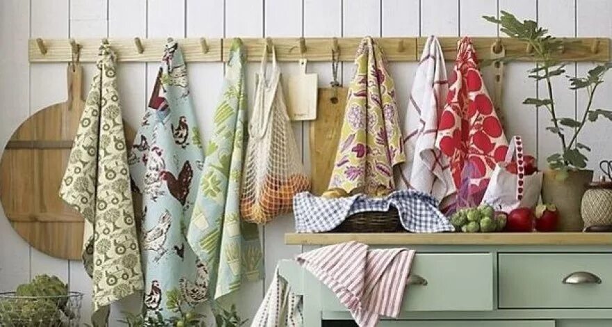 Грязные кухонные полотенца. Полотенца на кухне в интерьере. Кухонные полотенца баннер. Старые кухонные полотенца и тряпки.