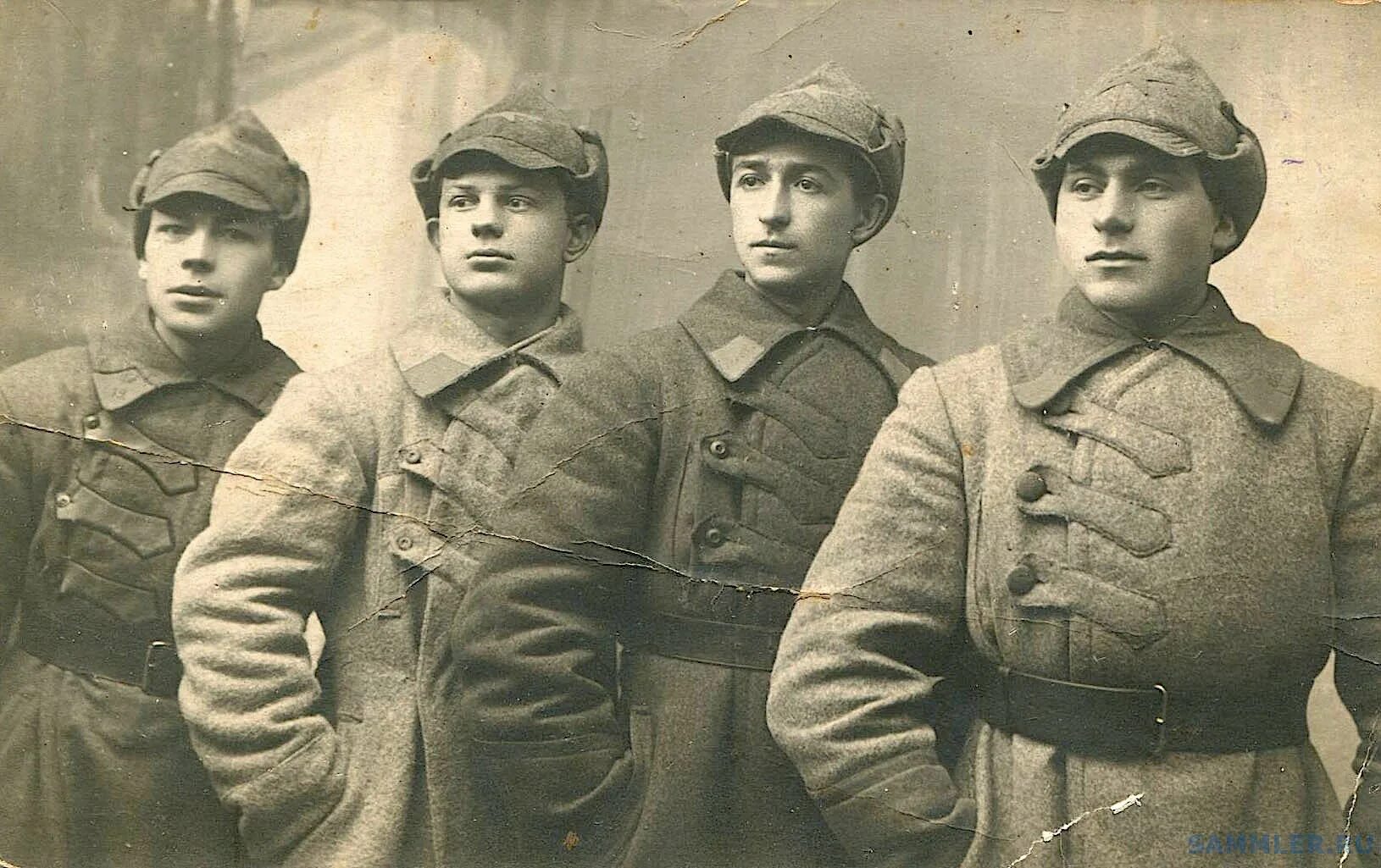 Буденовка РККА 1918. Рабоче-Крестьянская красная армия (РККА). Бойцы красной армии 1918. Солдат РККА 1922. Военно гражданская группа