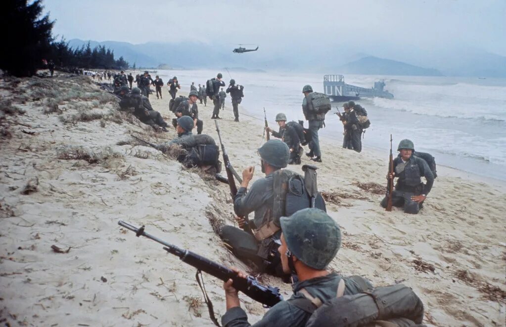 Группа высадка высадка. Морская пехота во Вьетнаме. Высадка морской пехоты США во Вьетнаме. Морская пехота США во Вьетнаме.