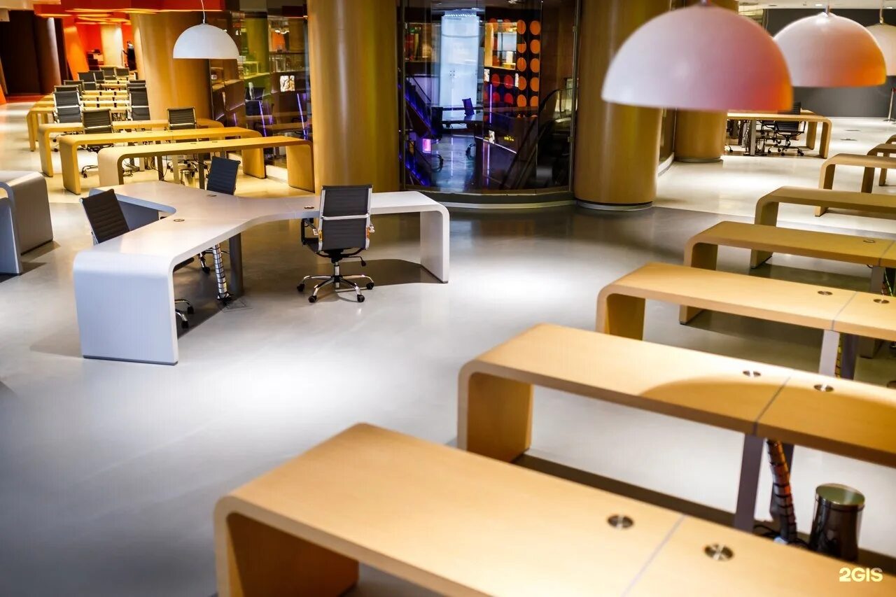 Коворкинг ленинский проспект. Коворкинг ленинский проспект. Коворкинг нескучный сад рабочая станция. Коворкинг рабочая станция в парке горького. Коворкинг в тц рио.