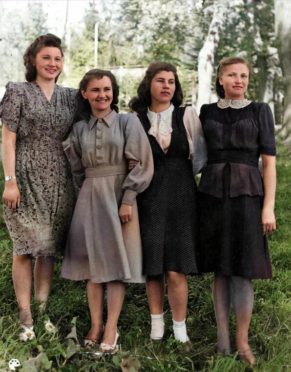 Образ учителя 90х годов. В конце 40 х годов. Мода в англии в 1940е. Мода 1940-х в сша. В конце 40 х годов.