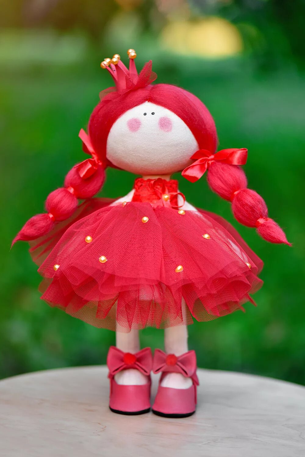 Красные куколки. Кукла в Красном платье. Интерьерная кукла в Красном. Куколка в Красном платье. Текстильная кукла в Красном.