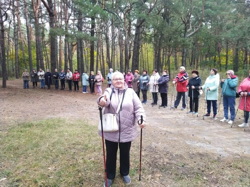 Курское долголетие. Знаменитости занимающиеся скандинавской ходьбой. Фестиваль скандинавской ходьбы 2023 Московское долголетие. Скандинавские палки вручили ветеранам в Лаишево.