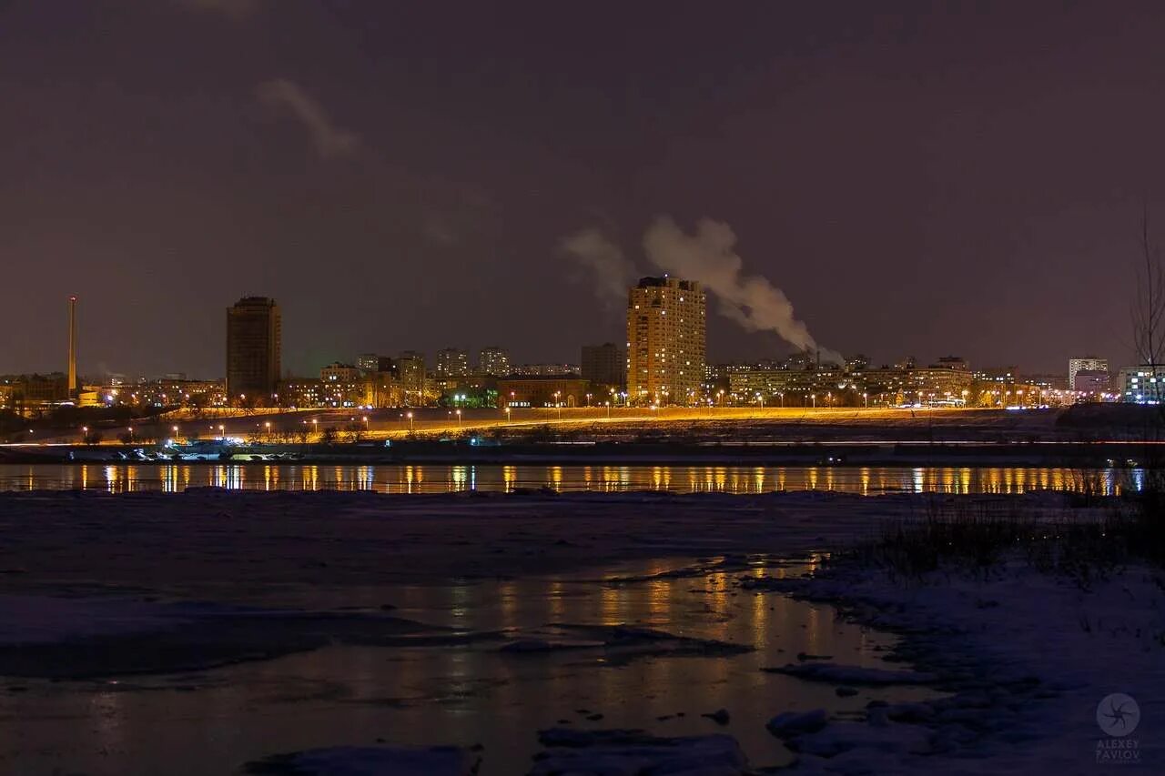 Волгоград вечером. Ночной Волгоград. Волгоград Вечерний с Волги. Набережная Волгоград ночью. Ночной Волгоград со стороны Волги.