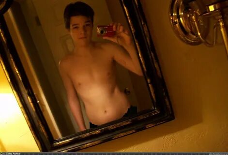 Slideshow naked nathan kress.