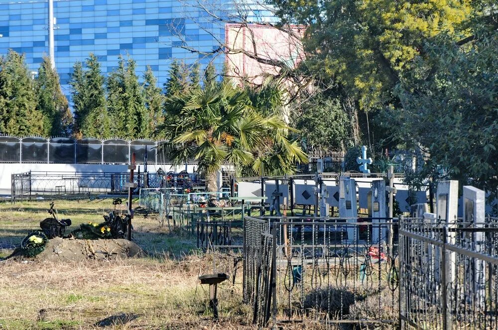 Кладбище в олимпийском парке. Старообрядческое кладбище Адлер. Олимпийский парк Сочи кладбище староверов. Староверческое кладбище в Олимпийском парке Сочи. Адлер Староверческое кладбище.