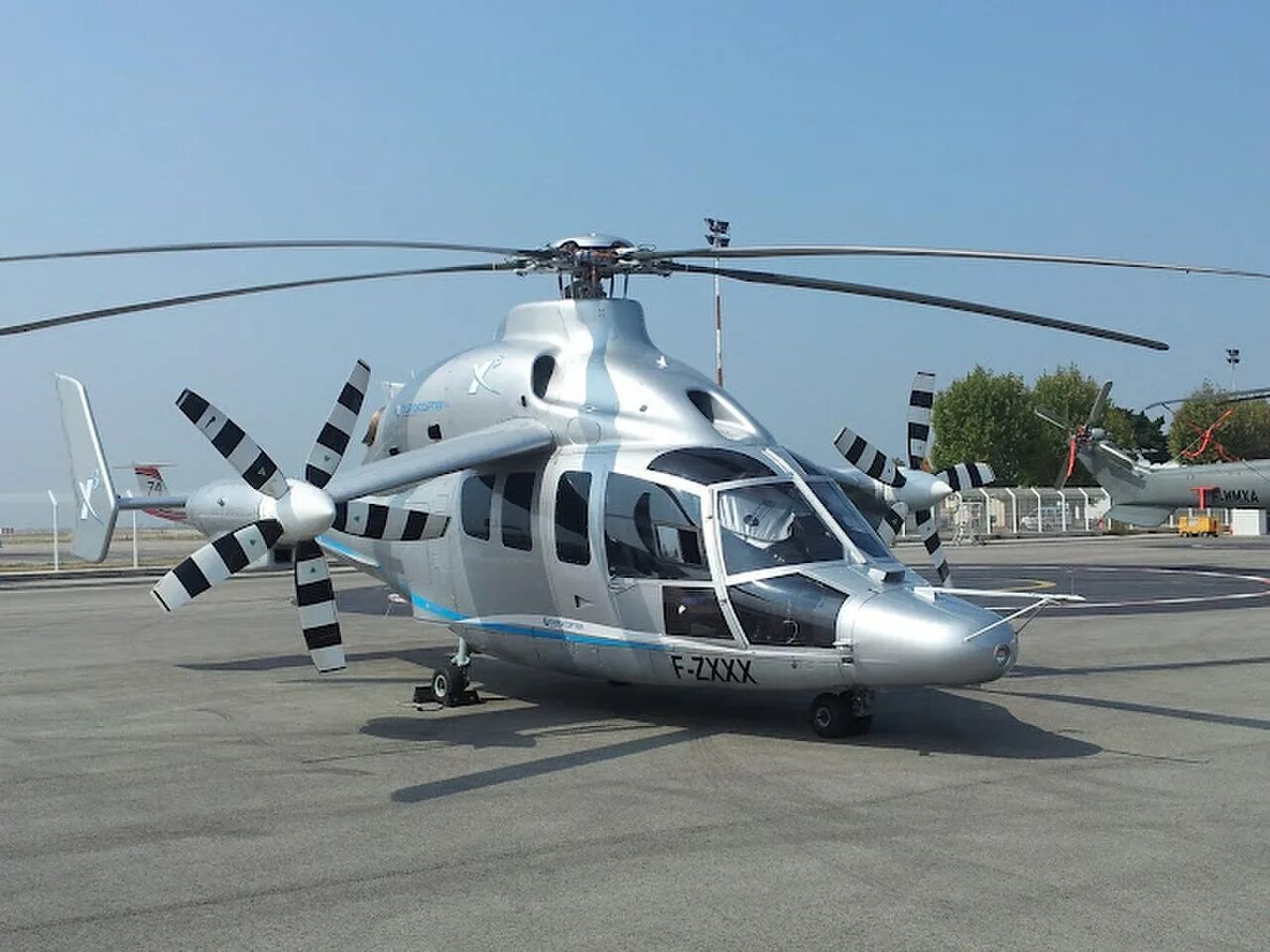 Скорость вертолета. Eurocopter x3 вертолет. Вертолет Eurocopter x3. Ма. Скоростной винтокрыл Eurocopter x3. Перспективный вертолет Еврокоптер x3.