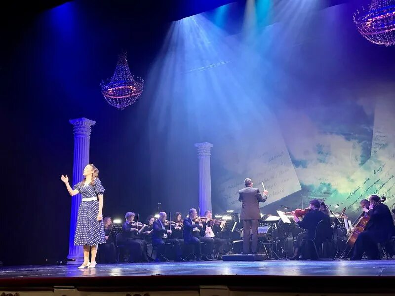 луначарский театр севастополь ноябрь