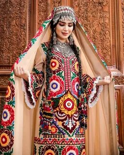 Национальный костюм узбечки