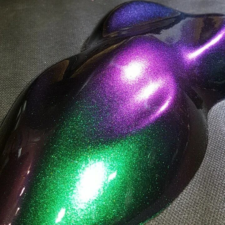 Серебристый глиттер пищевой. Серебряный кандурин. Цветные пигменты хамелеоны. Пигмент хамелеон. Фотохромный пигмент порошок.