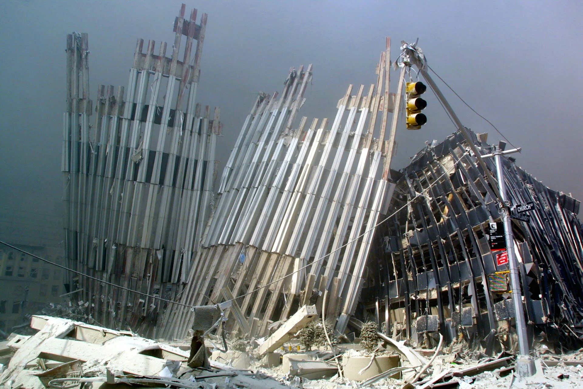 4 разбивает. Всемирный торговый центр башни Близнецы. Башни-Близнецы 11 сентября 2001. ВТЦ Нью-Йорк башни Близнецы. Башни Близнецы ВТЦ внутри.