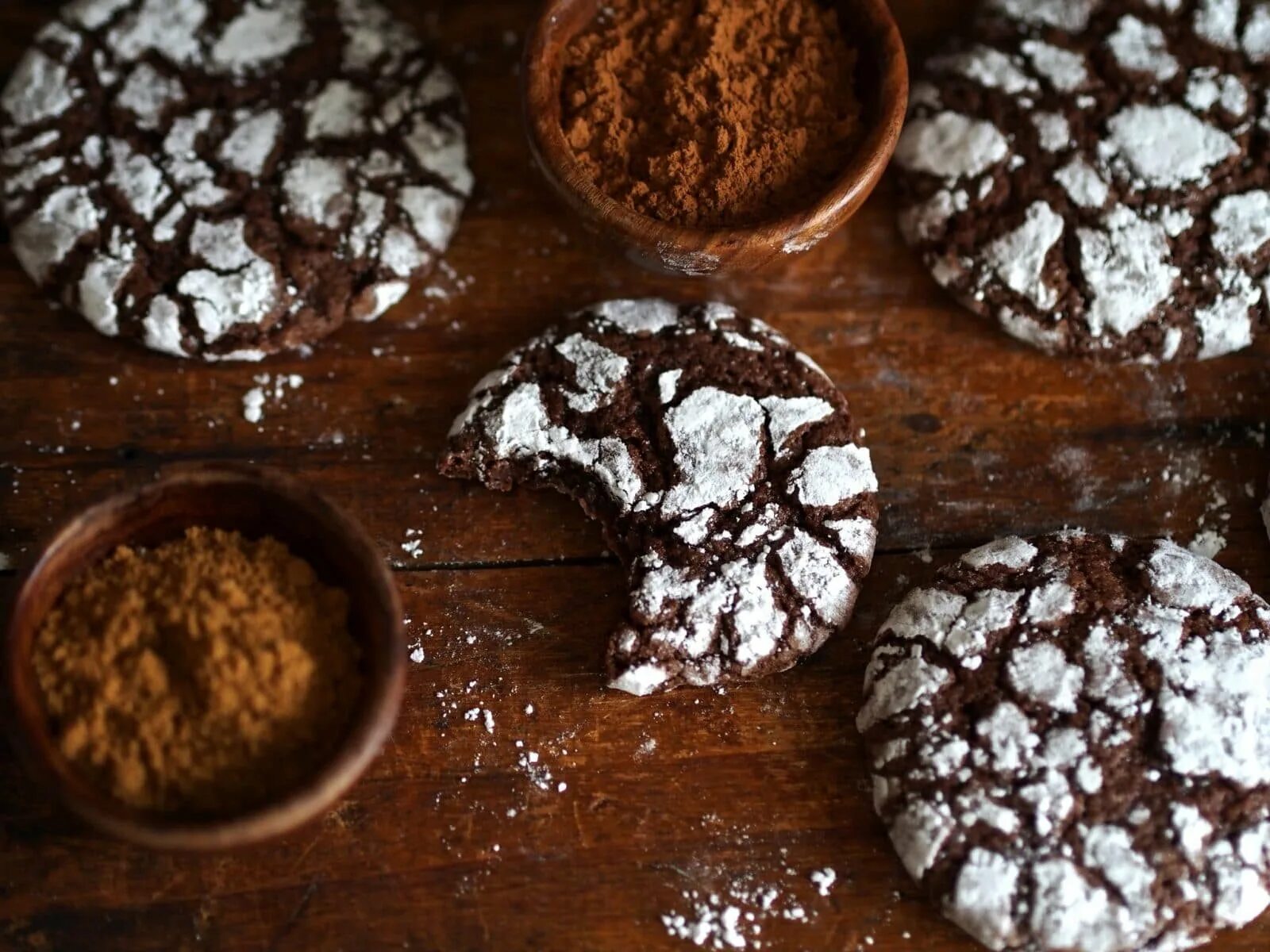 Мраморное печенье Брауни. Печенье мраморное шоколадное с трещинками. Chocolate Crinkles печенье. Печенье Брауни шоколадное.