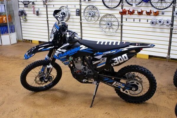 Zuumav fxr 250. Зумав 250. Zuumav k7 cbs 300. Мотоцикл кроссовый zuumav fx cr 250cb black 21/18. Зумав 250.