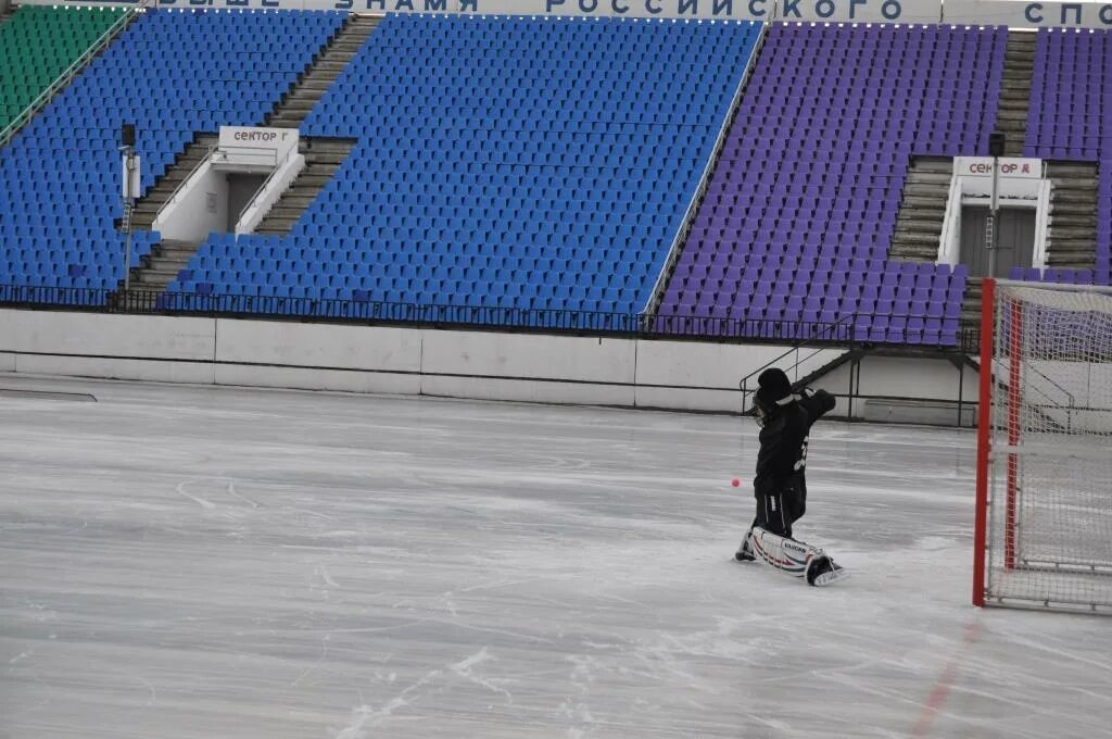 стадион саяны каток