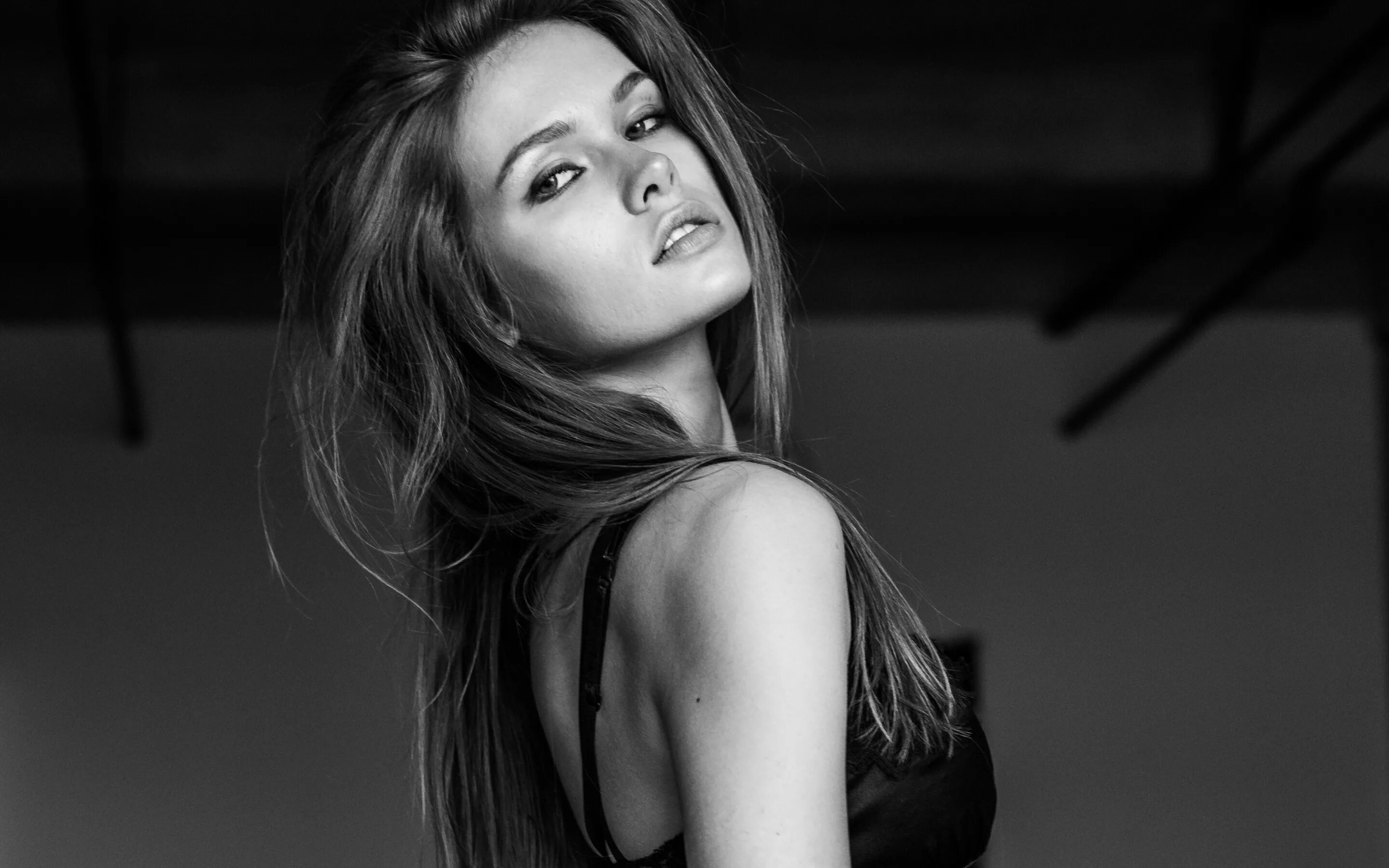 Girl models me