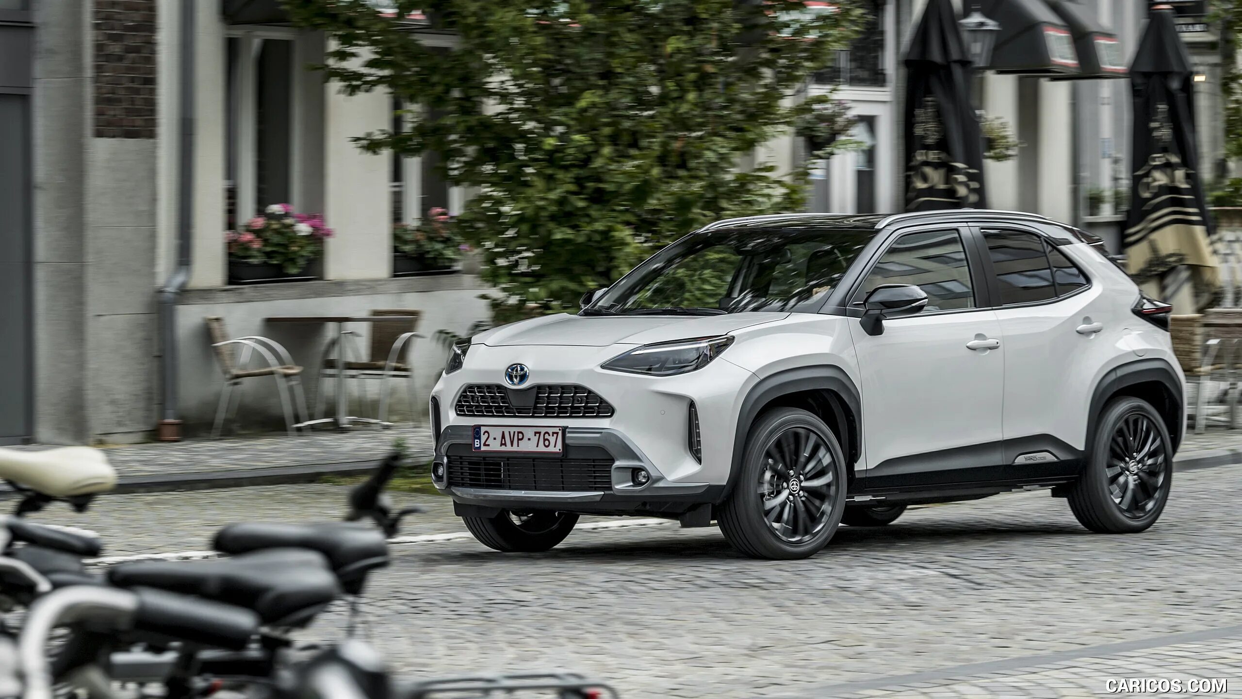 Toyota mini suv. Toyota corolla cross 2021. Toyota yaris cross 2022. Тойота королла кросс 2022 модельного года фото. Тест драйв тойота кросс.