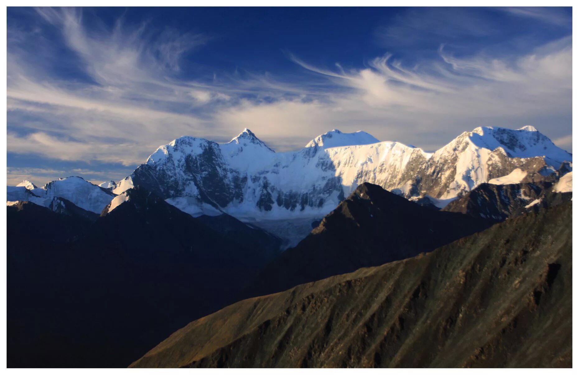 Гора Белуха горы. Катунский хребет Алтай. Белуха гора Алтай вершины. Катунский хребет гора Белуха.