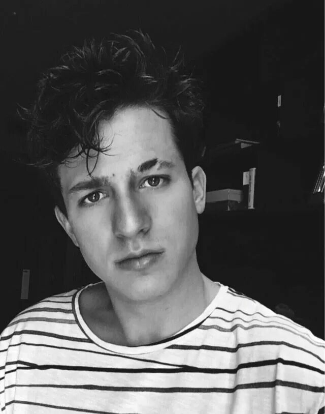 Лицо чарли неш. Charlie puth. чарли пут фото. чарли пут в молодости.