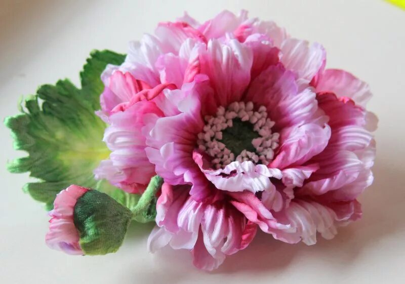 Цветы в технике мастер класс. Цветы из ткани японская техника. Цветы из шёлка японская техника. Цветоделие из ткани мастер класс. Цветы из шёлка японская техника мастер класс для начинающих.