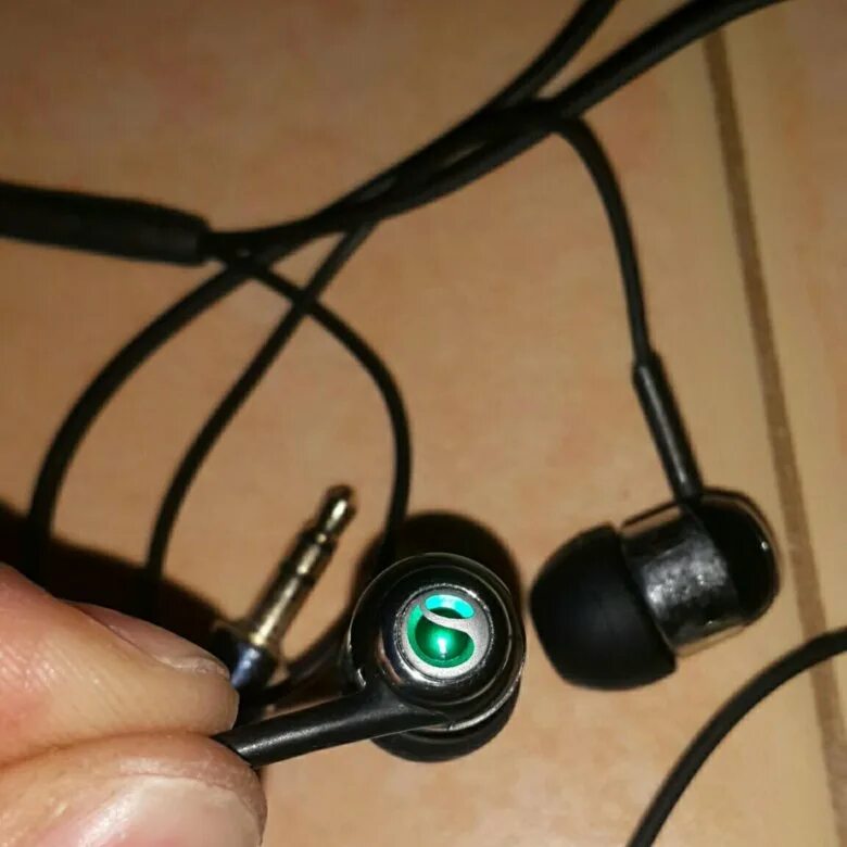 Mw600 sony ericsson. Наушники sony ericsson. Sony ericsson walkman наушники беспроводные. Наушники sony ericsson. Sennheiser cx 200 tw1.